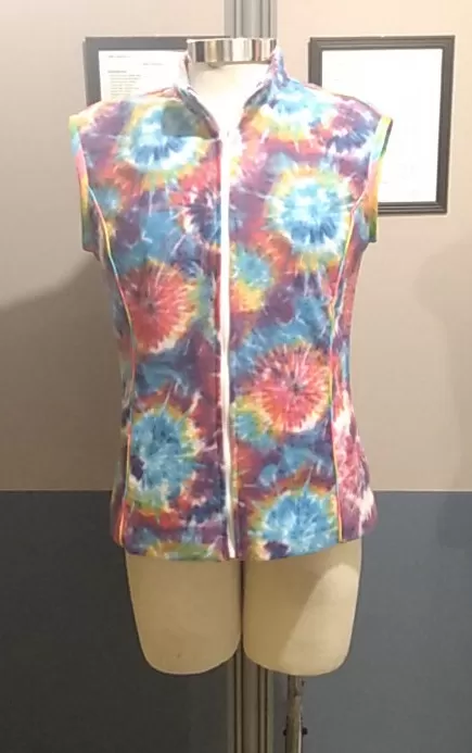Tie-dye Lined Fleece Vest Front Image of Tie-dye Lined Fleece Vest Front